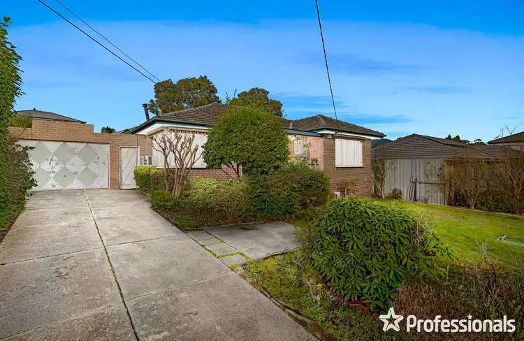 Second view of Homely house listing, 10 Saxon Drive, Mooroolbark VIC 3138