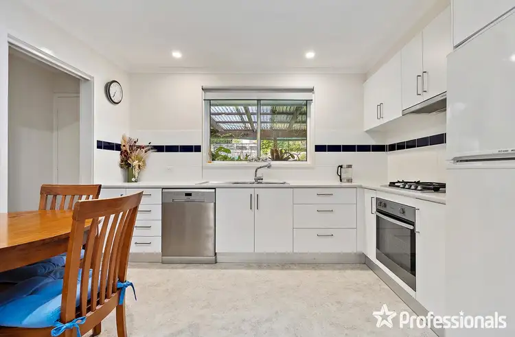 Sixth view of Homely house listing, 10 Saxon Drive, Mooroolbark VIC 3138