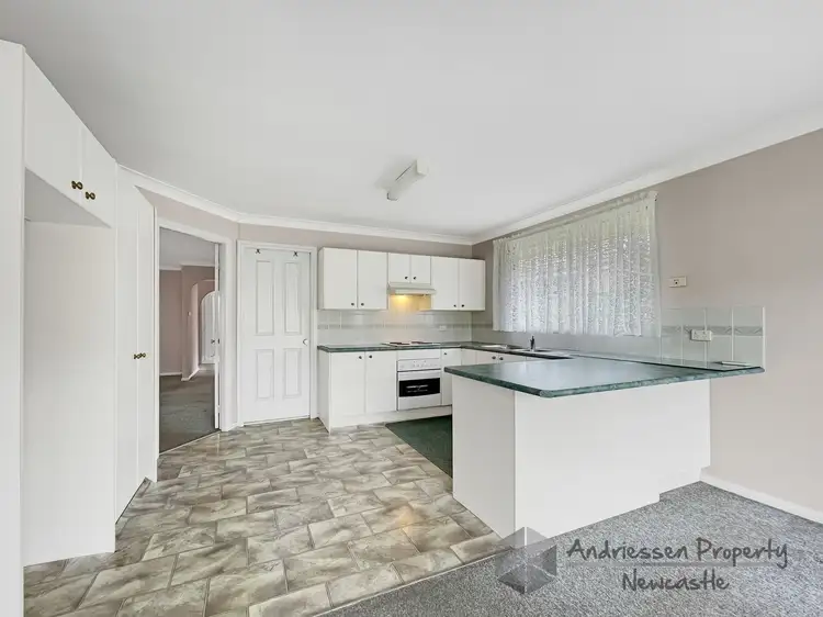 Fourth view of Homely house listing, 2 Cardinal Close, Cameron Park NSW 2285