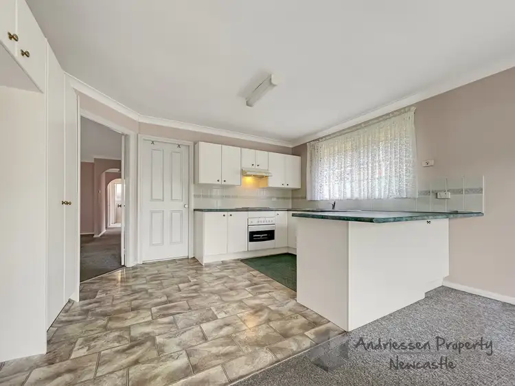 Fifth view of Homely house listing, 2 Cardinal Close, Cameron Park NSW 2285