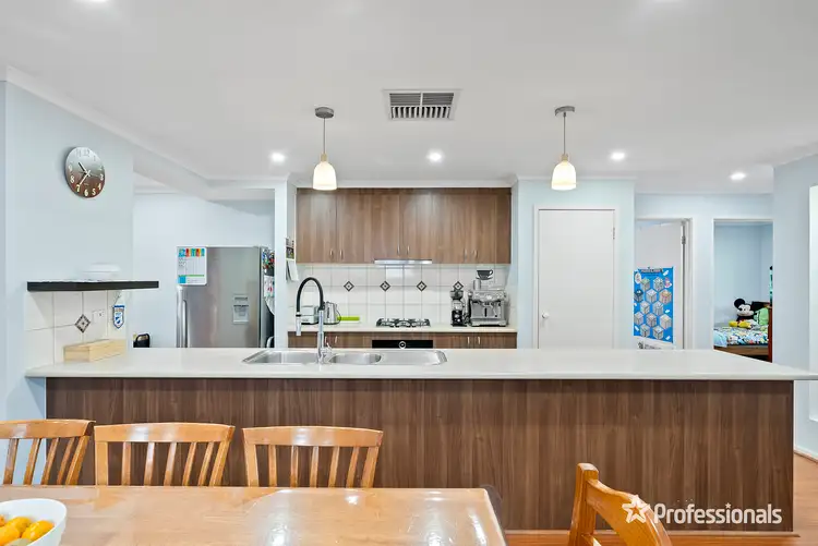 Fourth view of Homely house listing, 7 Chifley Circuit, Burnside Heights VIC 3023