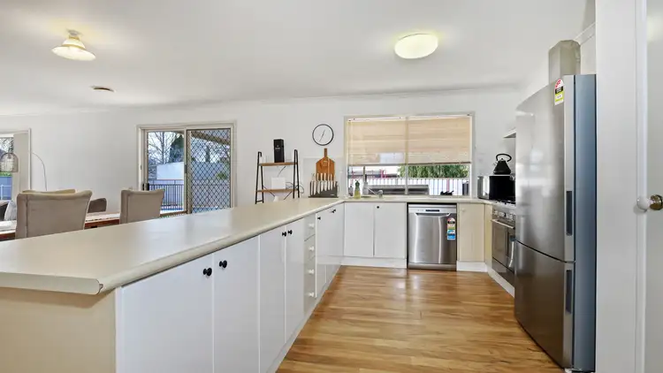Second view of Homely house listing, 7 Agnes Court, Kialla VIC 3631