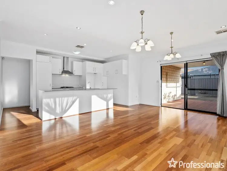 18 Karda Street, Wattle Grove WA 6107