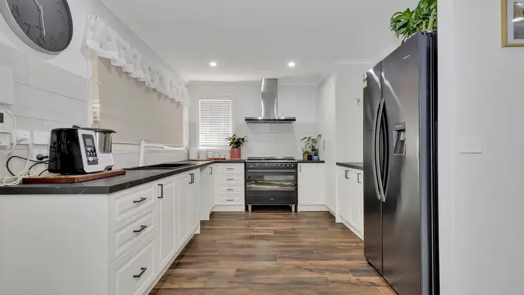 Sixth view of Homely house listing, 8 Goulburn Cross, Mooroopna VIC 3629