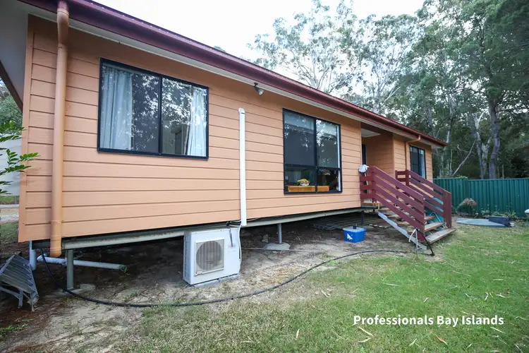 21 Sentosa Terrace, Macleay Island QLD 4184