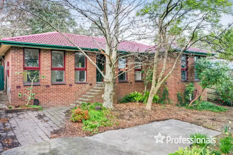 24 Meadowlark Lane, Mooroolbark VIC 3138