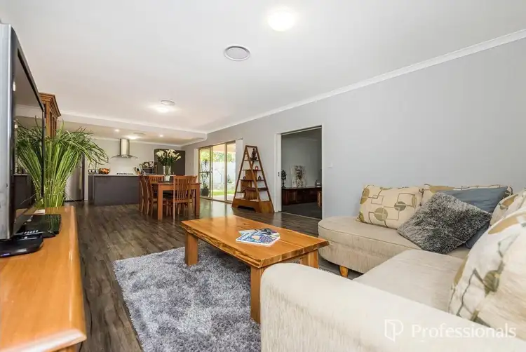 25 Range View Road