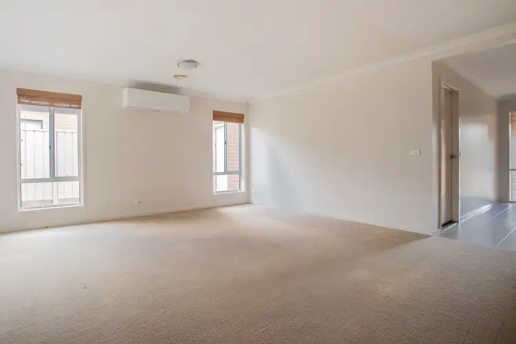 Second view of Homely house listing, 10 Cimmaron Way, Kialla VIC 3631
