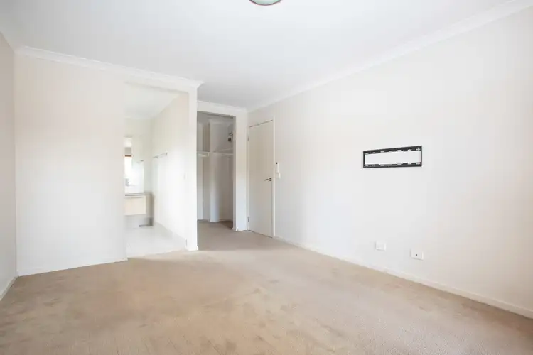 Fifth view of Homely house listing, 10 Cimmaron Way, Kialla VIC 3631