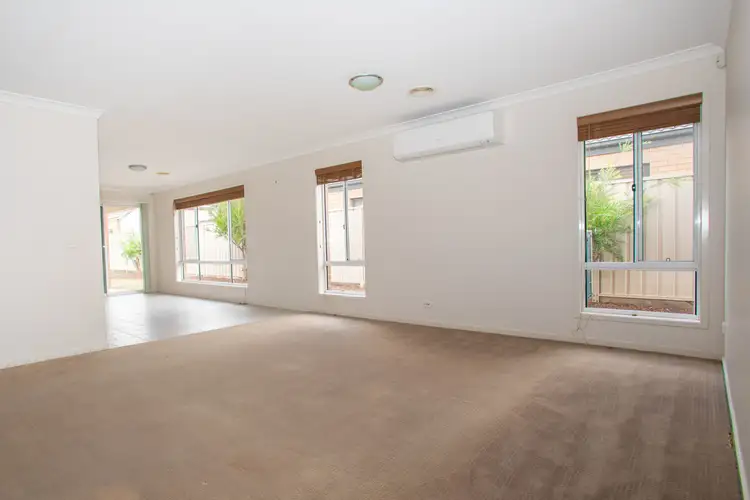 Seventh view of Homely house listing, 10 Cimmaron Way, Kialla VIC 3631