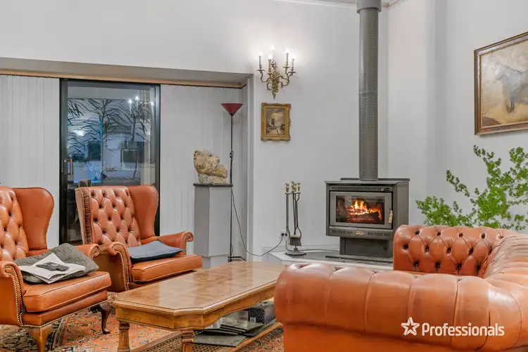 Sixth view of Homely house listing, 10 Peradon Way, Hillside VIC 3037