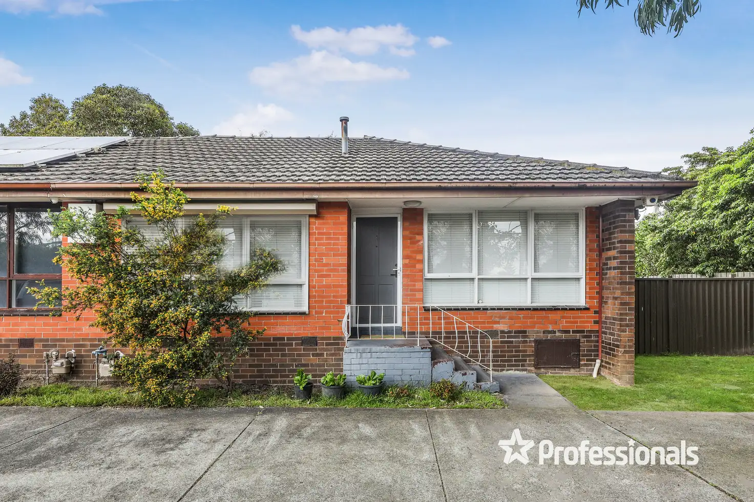 Main view of Homely unit listing, 1/33 Begonia Avenue, Bayswater VIC 3153