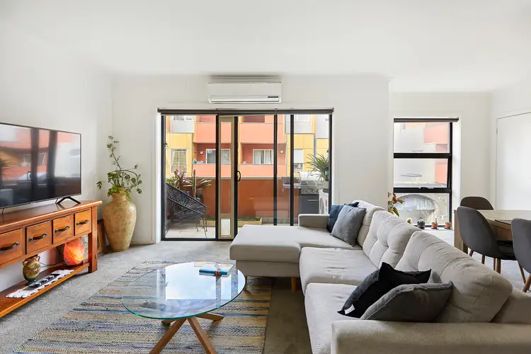 1/3 Wardens Walk, Coburg VIC 3058