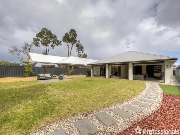 19 Freeman View, Bushmead WA 6055