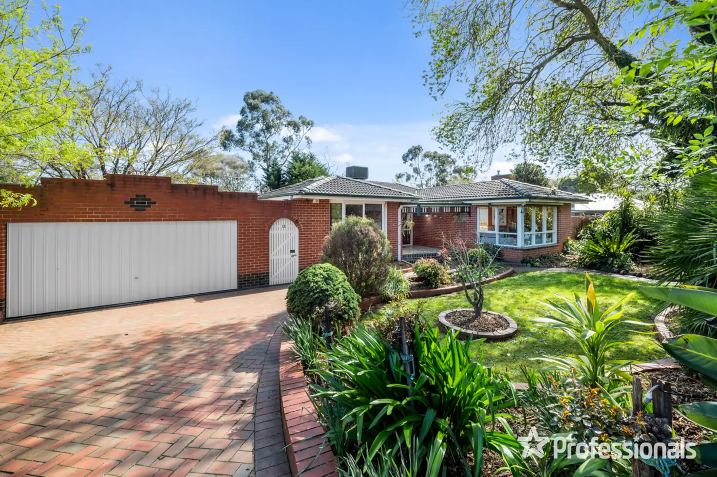 Main view of Homely house listing, 18 Dryden Concourse, Mooroolbark VIC 3138