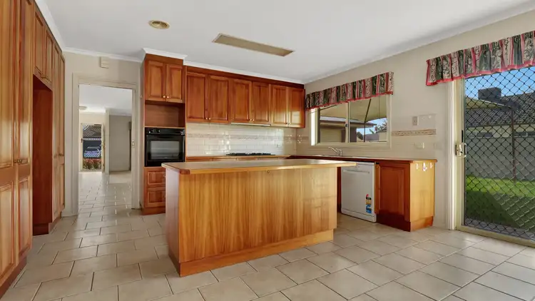 Fifth view of Homely house listing, 15 Menindee Crescent, Kialla VIC 3631