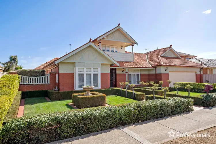 Second view of Homely house listing, 6 Summerhill Drive, Hillside VIC 3037