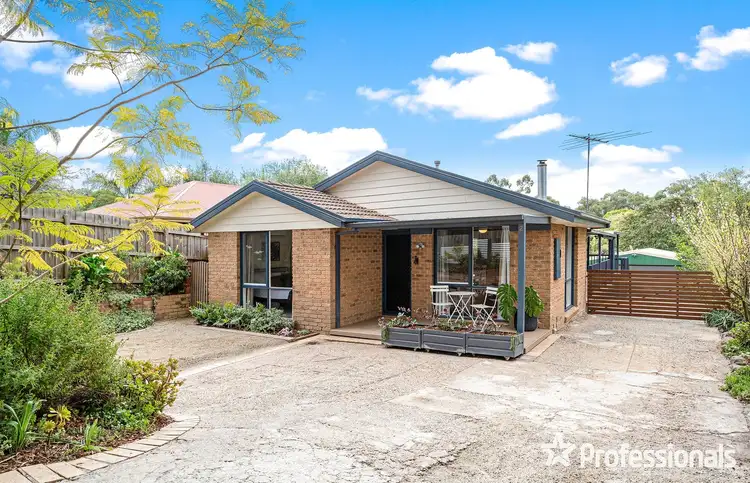 2/11 The Crescent, Mount Evelyn VIC 3796