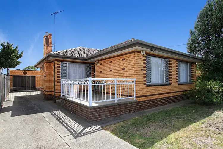 29 Mulhall Drive, St Albans VIC 3021