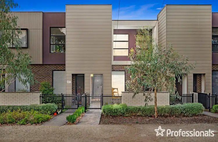 35 Cambridge Road, Mooroolbark VIC 3138