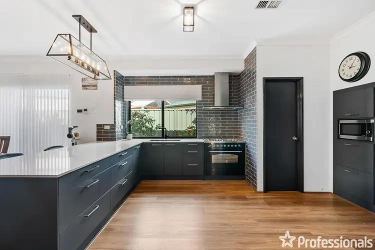 5 Tristram Lane, Wattle Grove WA 6107