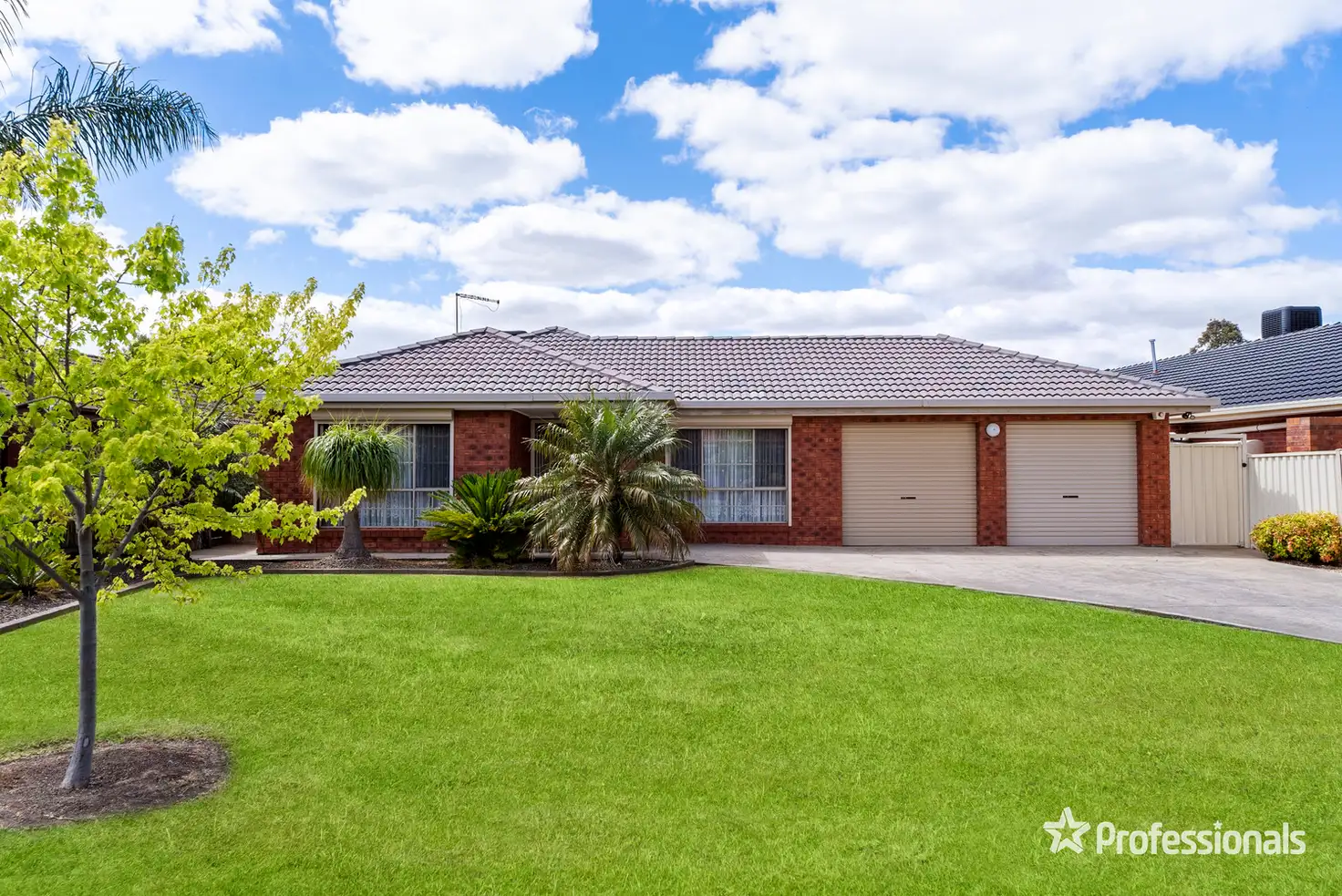 Main view of Homely house listing, 4 Hellion Court, Keilor Downs VIC 3038