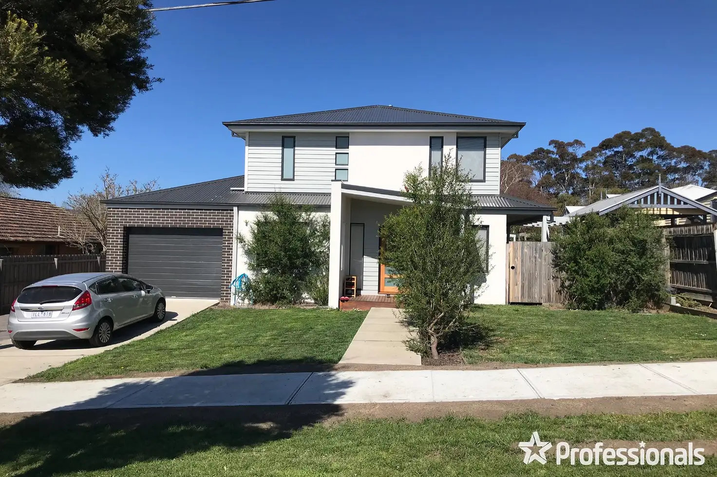 Main view of Homely unit listing, 1/3 Nicholas Street, Lilydale VIC 3140