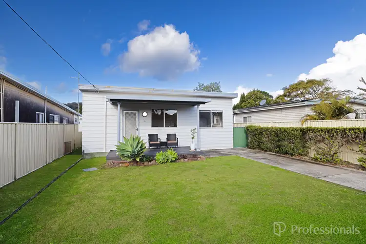 76 Trafalgar Avenue