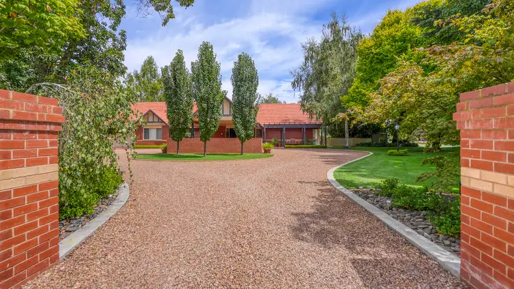 2 Kooyong Court, Grahamvale VIC 3631