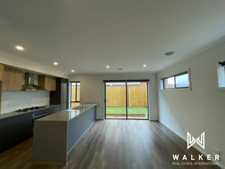 6 Polmont Avenue, Thornhill Park VIC 3335
