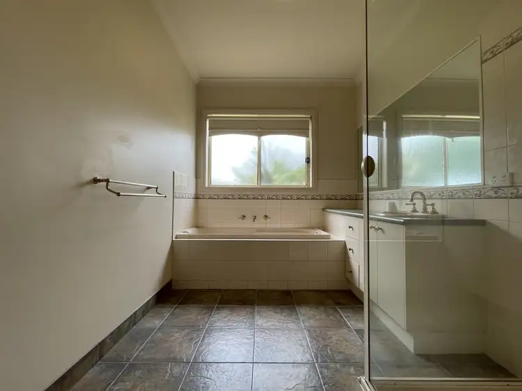 Fifth view of Homely house listing, 5 Cadillac Court, Shepparton VIC 3630