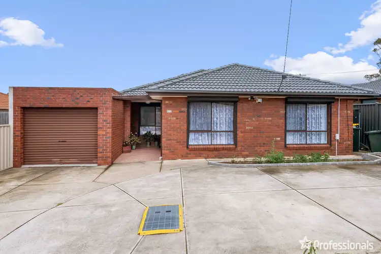 1/3 Herald Walk, Kings Park VIC 3021