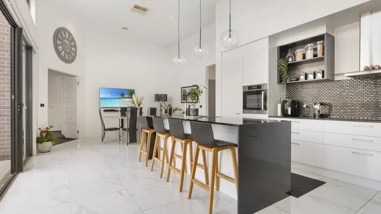 Fifth view of Homely house listing, 5 Daylesford Crescent, Kialla VIC 3631