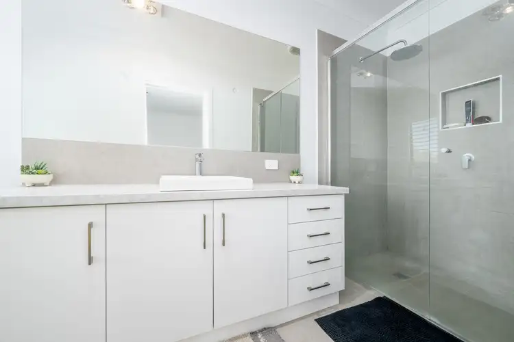 Sixth view of Homely house listing, 25 Sanderson Street, Shepparton VIC 3630