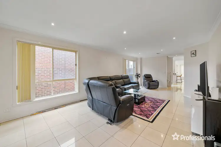 Sixth view of Homely house listing, 1/11 Brindalee Way, Hillside VIC 3037