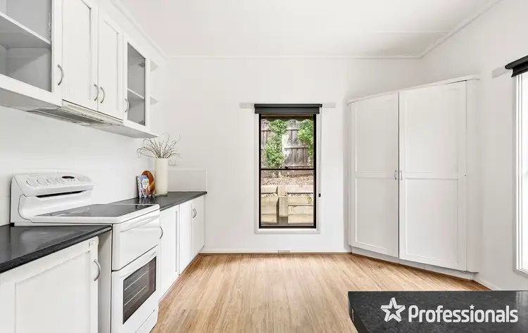 Fifth view of Homely house listing, 10 Acorn Grove, Mooroolbark VIC 3138