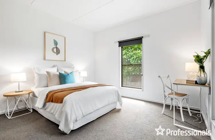 Sixth view of Homely house listing, 10 Acorn Grove, Mooroolbark VIC 3138