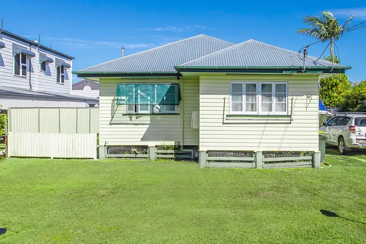 18 Henderson Road, Deagon QLD 4017