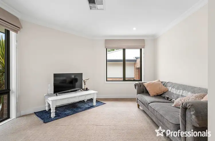 Second view of Homely unit listing, 2/6 Bridges Avenue, Mooroolbark VIC 3138