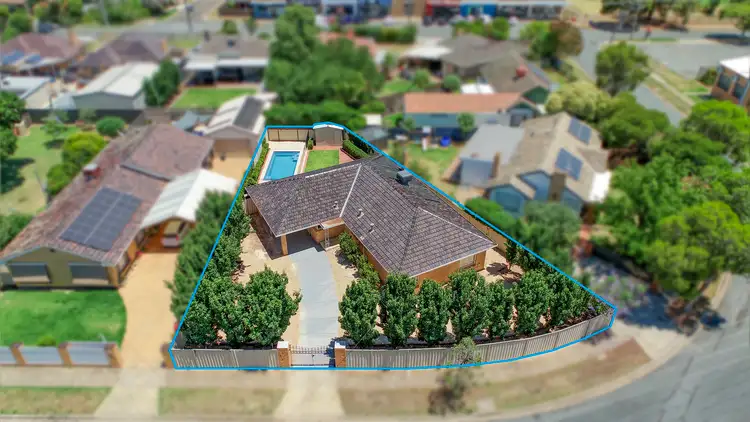 8 Gloucester Crescent, Shepparton VIC 3630