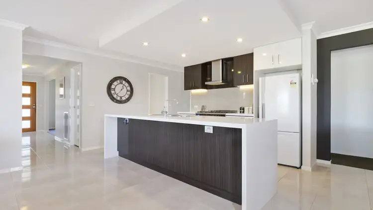Fourth view of Homely house listing, 2 Sugarloaf Avenue, Kialla VIC 3631