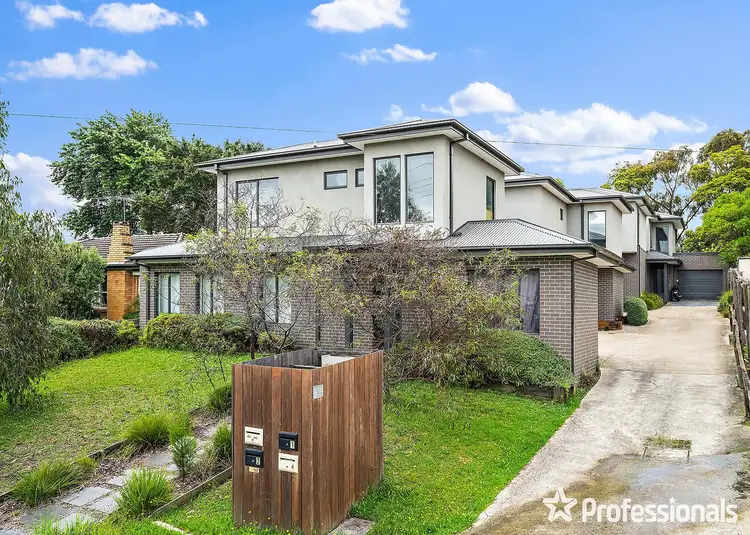 2 Mikaelian Close, Mooroolbark VIC 3138
