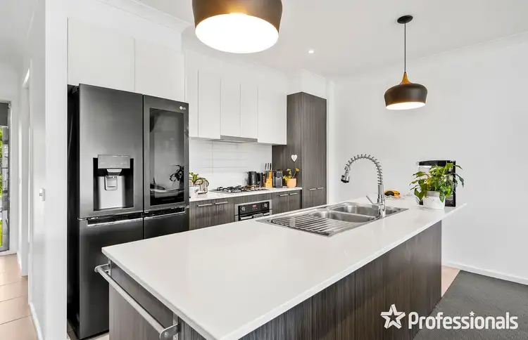 Fifth view of Homely townhouse listing, 5 Nicky Close, Mooroolbark VIC 3138