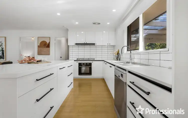 Sixth view of Homely house listing, 8 Dundee Place, Wantirna VIC 3152