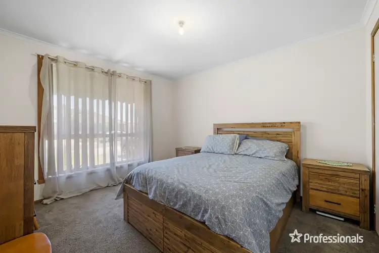 Sixth view of Homely house listing, 2/27 Roseberry Avenue, Keilor Downs VIC 3038