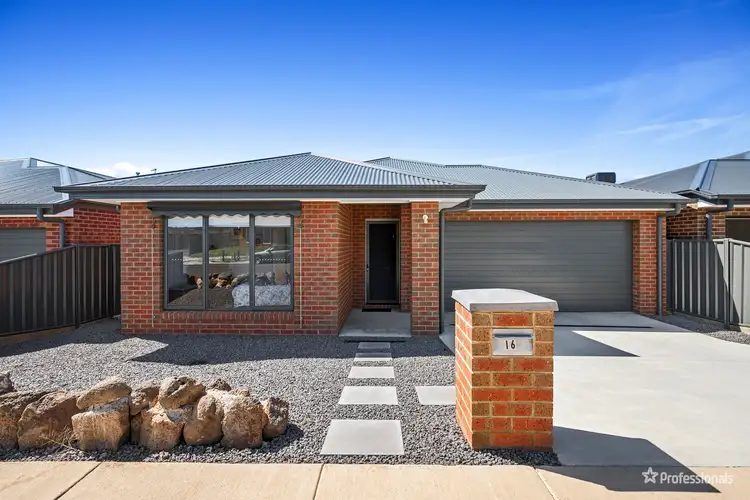 16 Chisholm Street, Maryborough VIC 3465