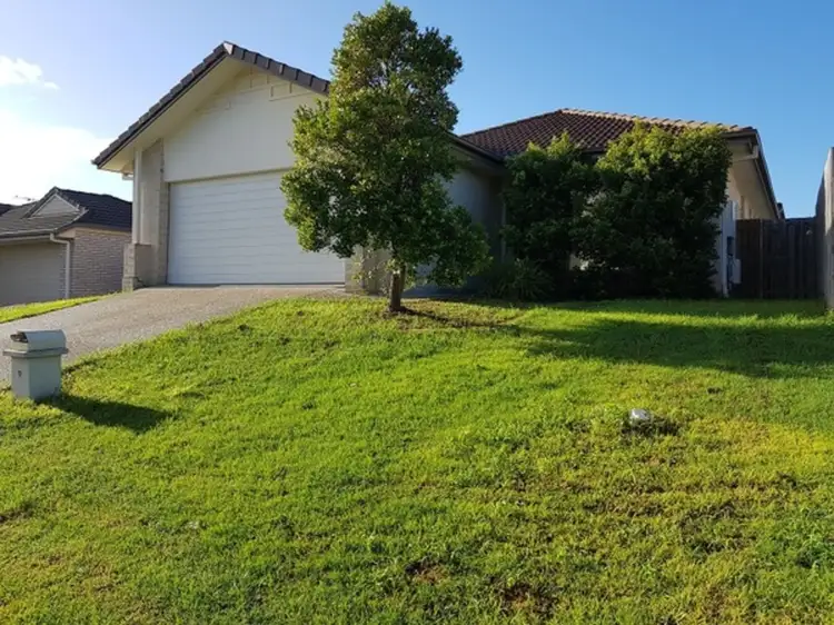 10 Benjamina Drive