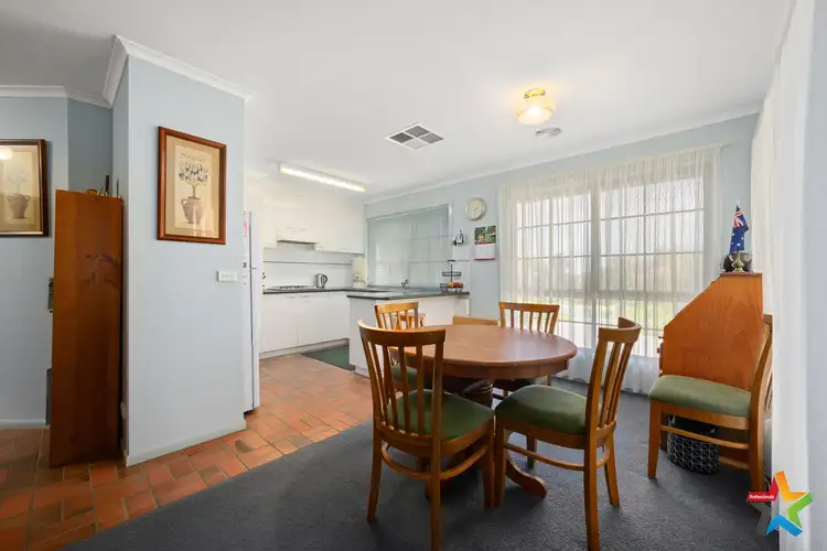 Fourth view of Homely townhouse listing, 2/5 Lyons Place, Wodonga VIC 3690