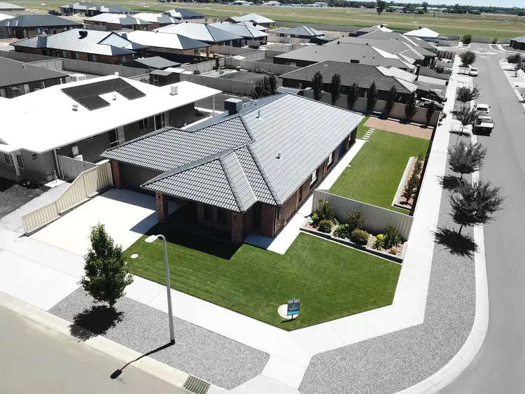 Fourth view of Homely house listing, 2 Weyba Avenue, Kialla VIC 3631