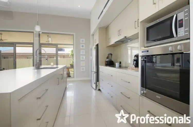 Sixth view of Homely house listing, 13 Derwent Way, Wodonga VIC 3690